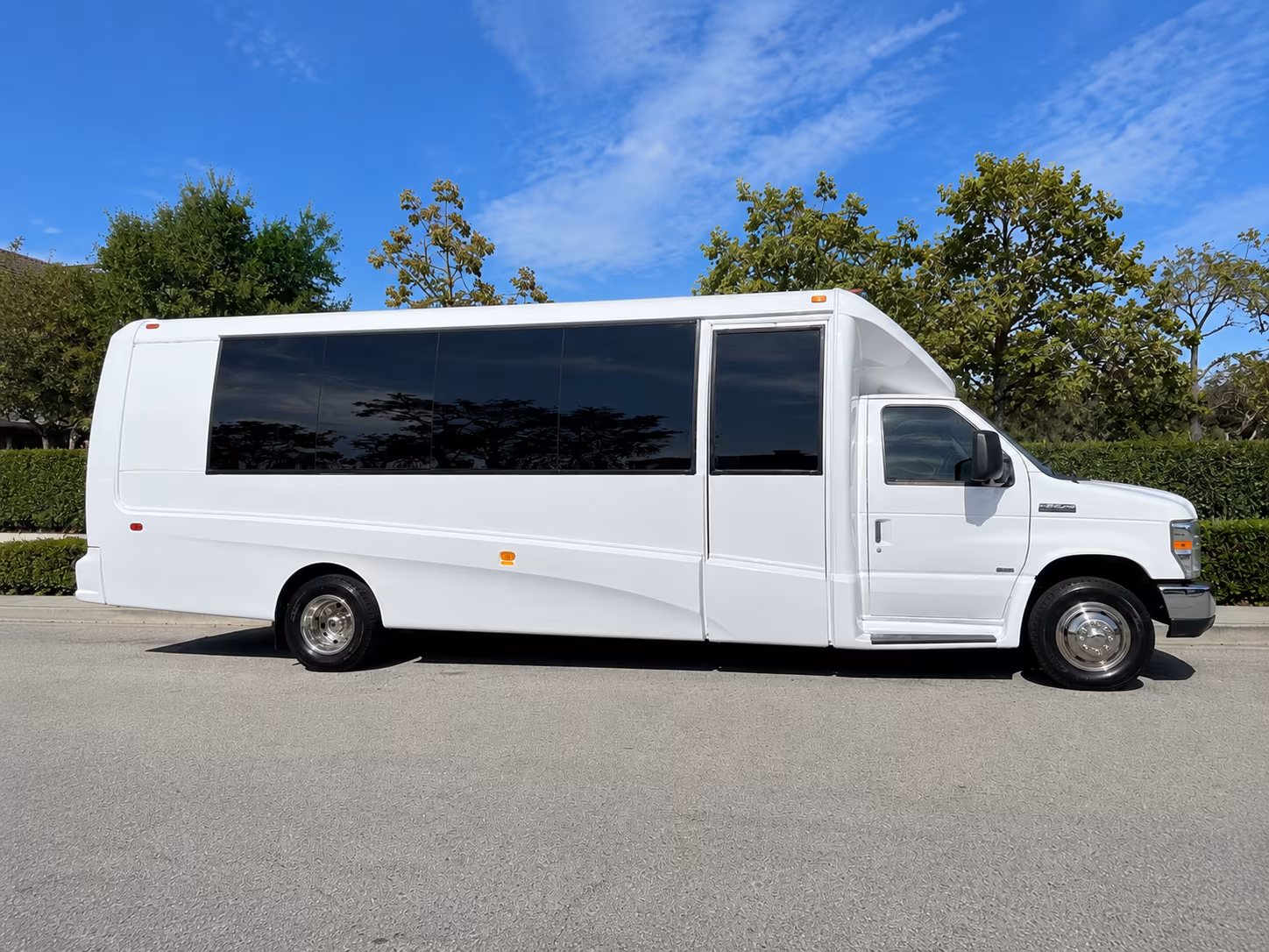 convention and conference shuttle buses at the north charleston coliseum convention center