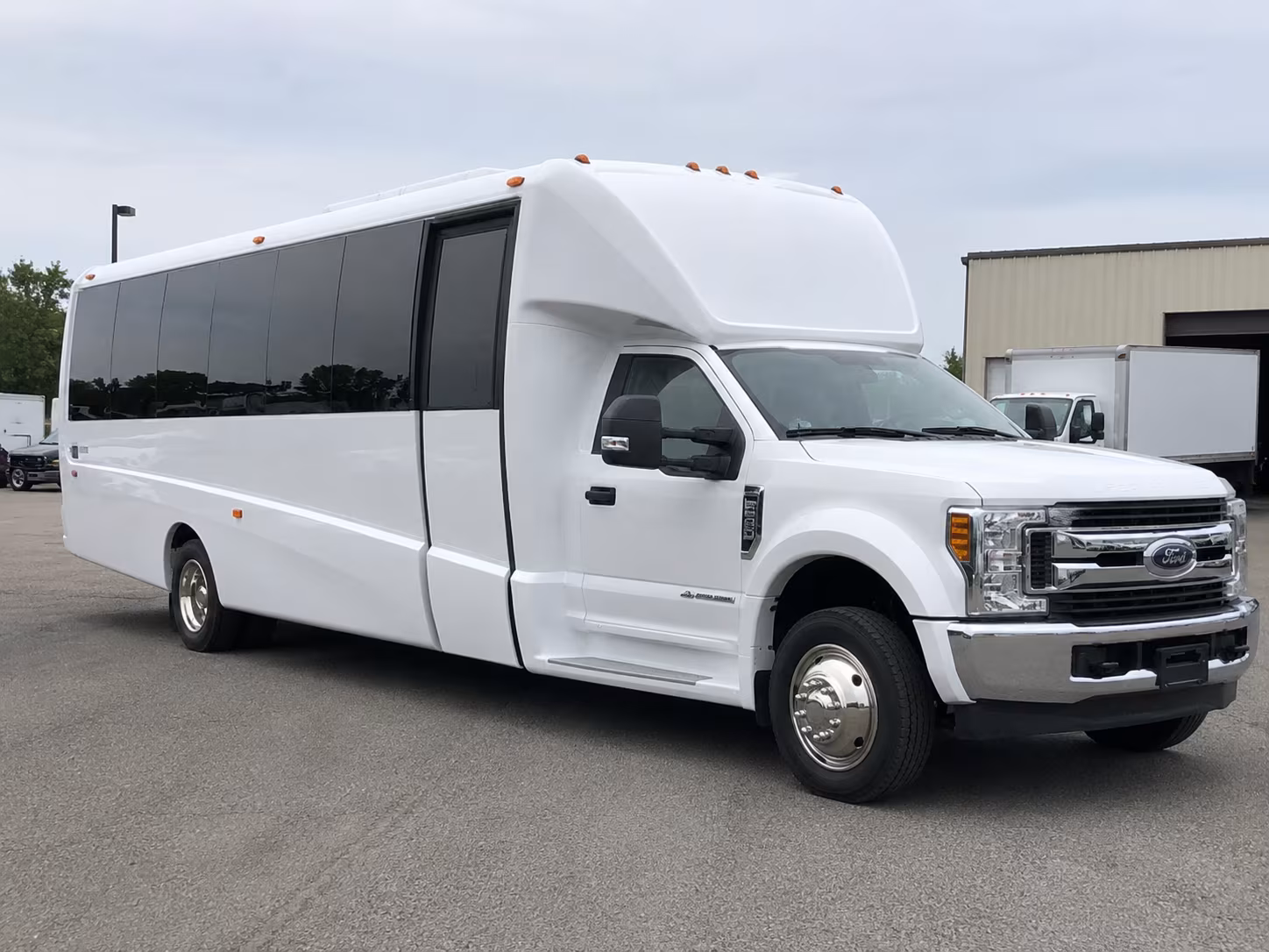 field trip buses to plantations gardens and outdoor destinations around north charleston